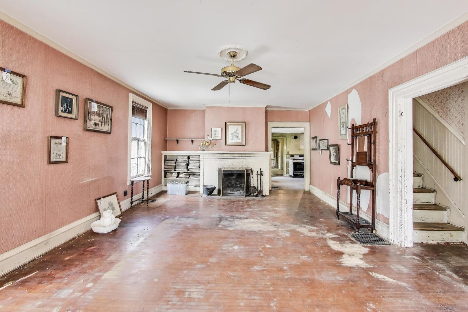 214 W Fremont Street