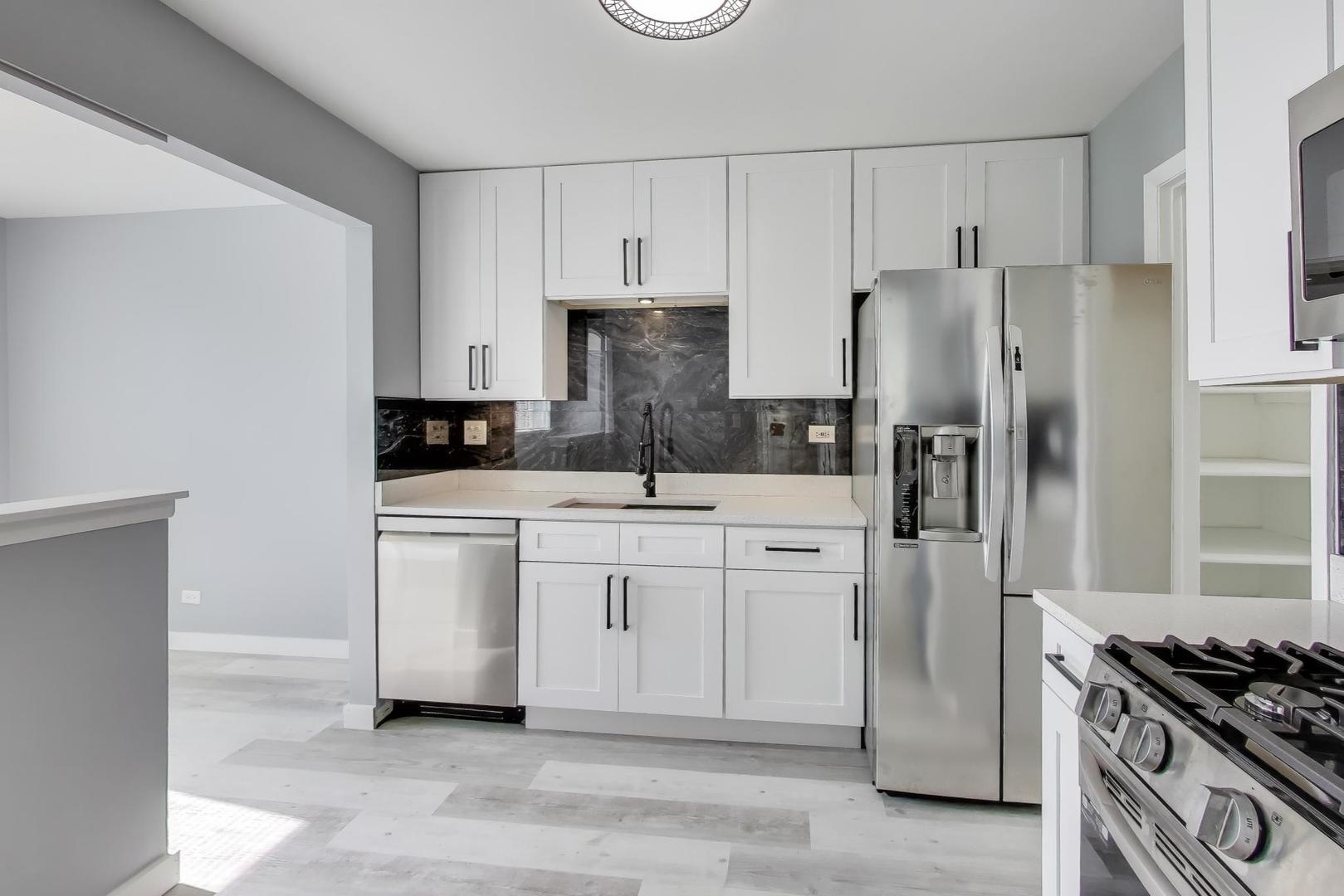 609 Hanover Court Unit: X-1