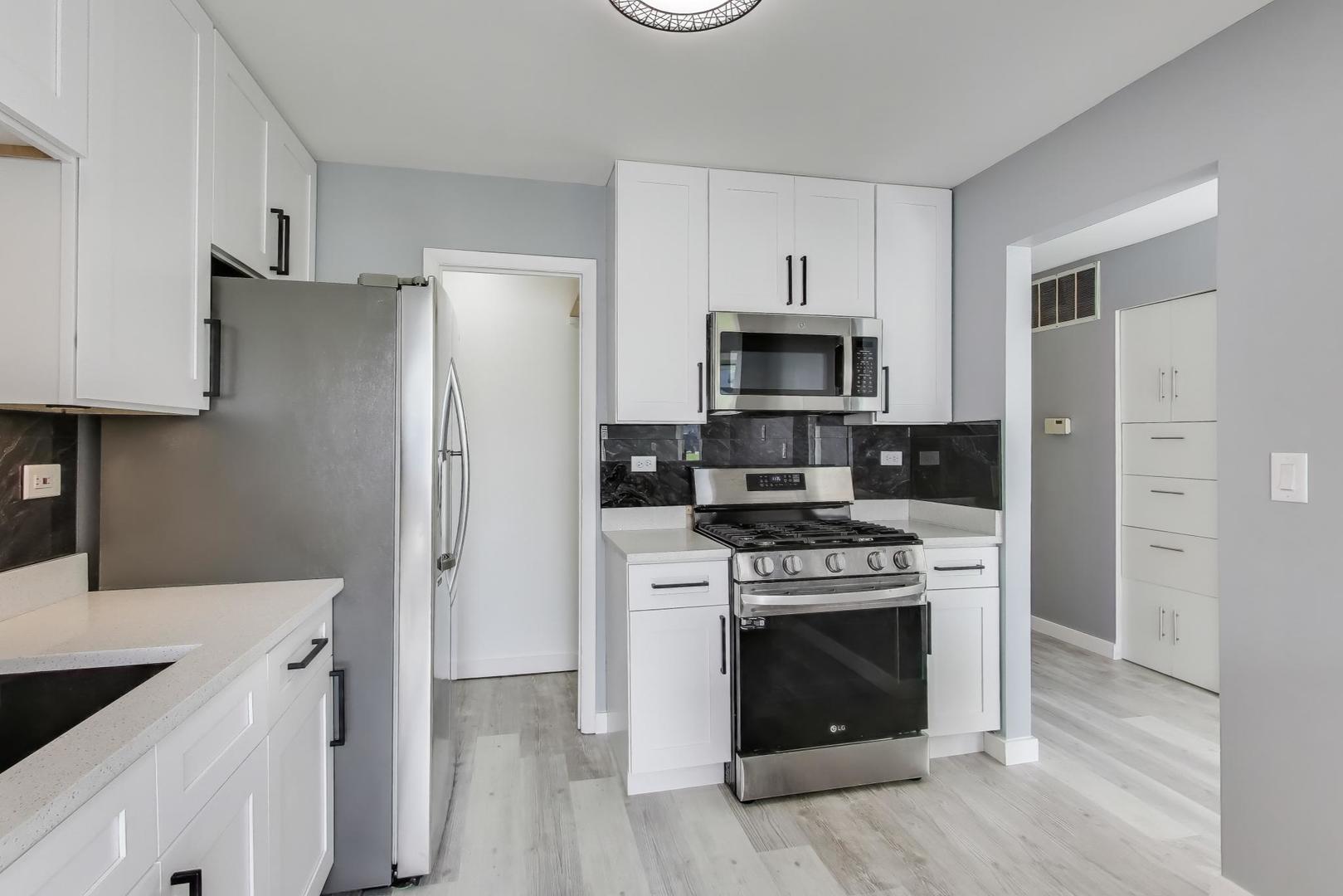 609 Hanover Court Unit: X-1