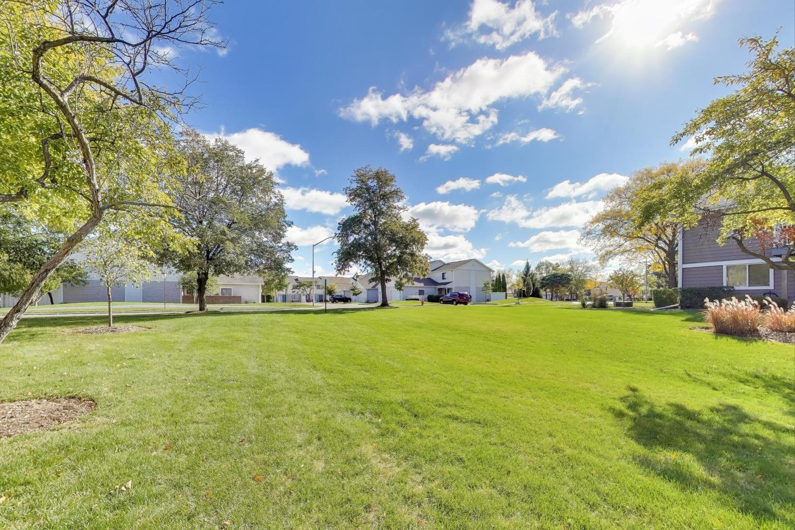 609 Hanover Court Unit: X-1