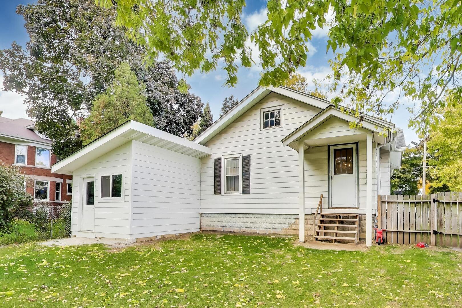 121 W Fremont Street