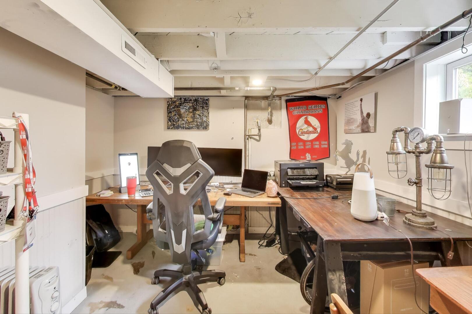 121 W Fremont Street