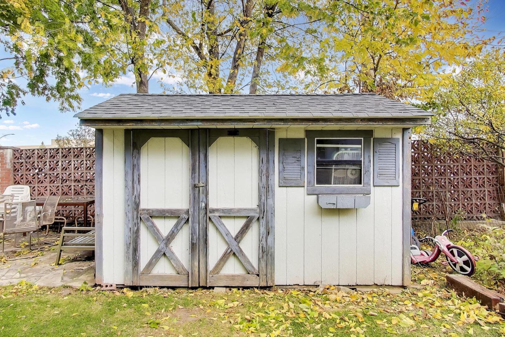 121 W Fremont Street