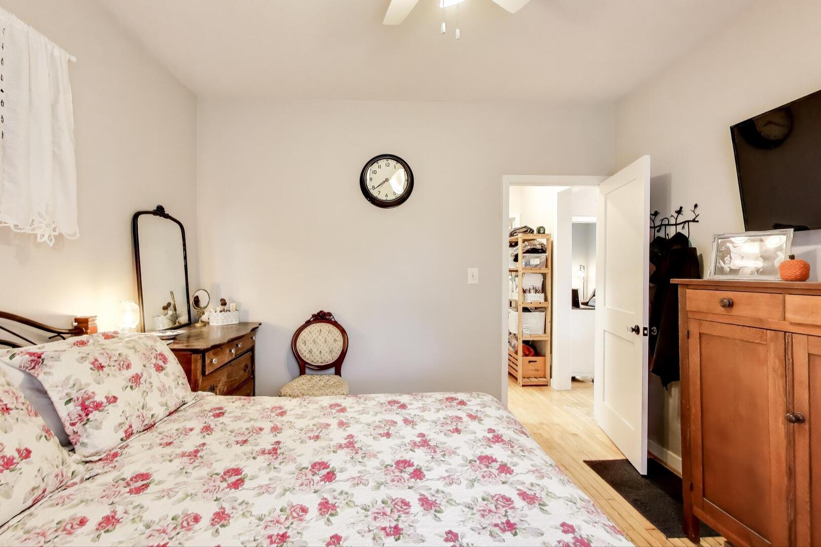 121 W Fremont Street