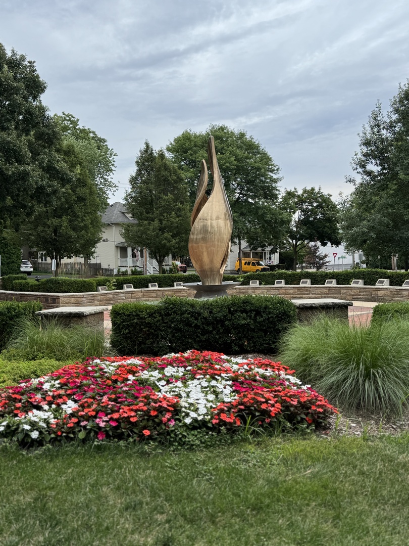 121 W Fremont Street