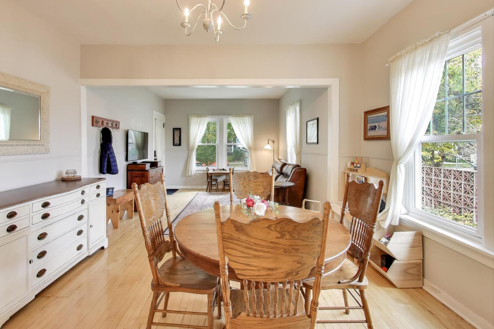 121 W Fremont Street