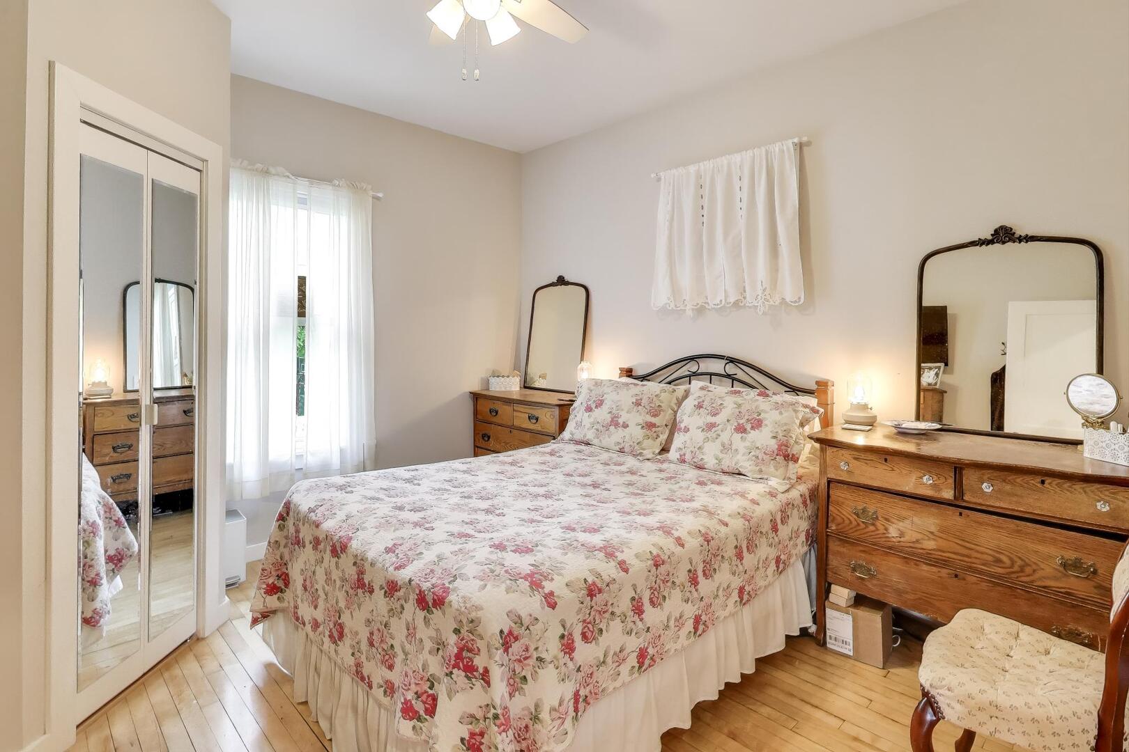 121 W Fremont Street