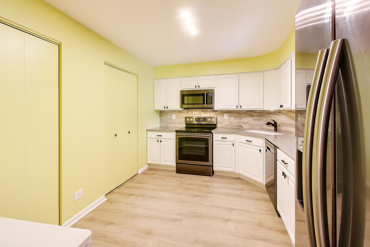 1025 S Fernandez Avenue Unit: 3B