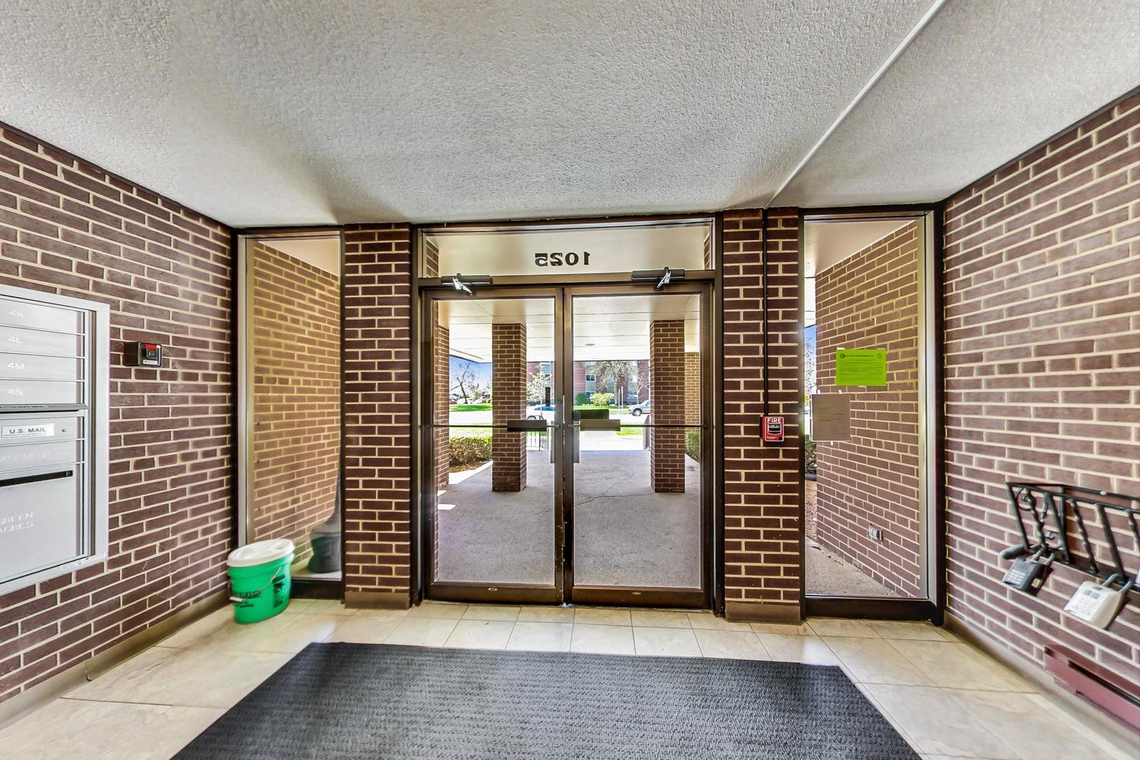 1025 S Fernandez Avenue Unit: 3B