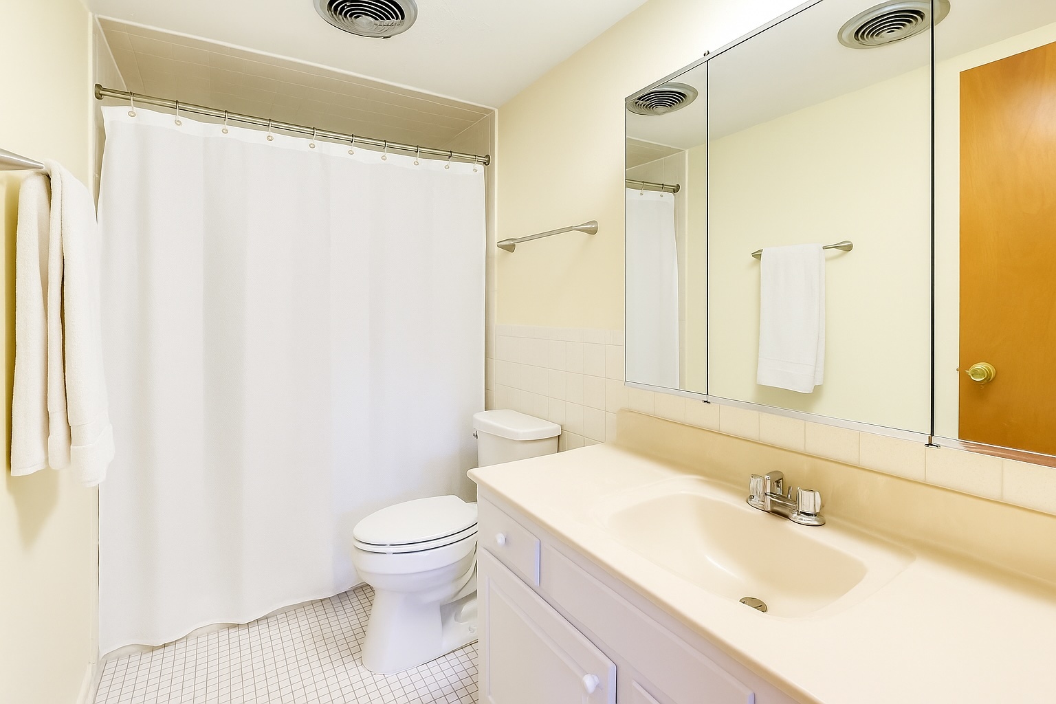 1025 S Fernandez Avenue Unit: 3B