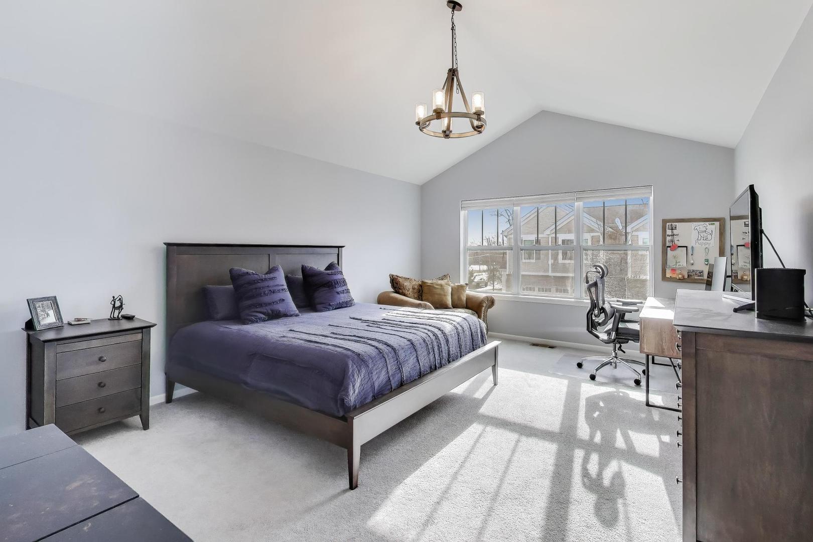 3223 N Heritage Lane