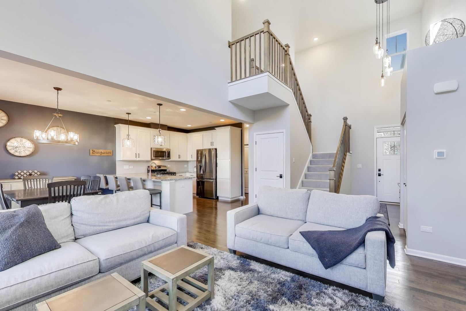 3223 N Heritage Lane