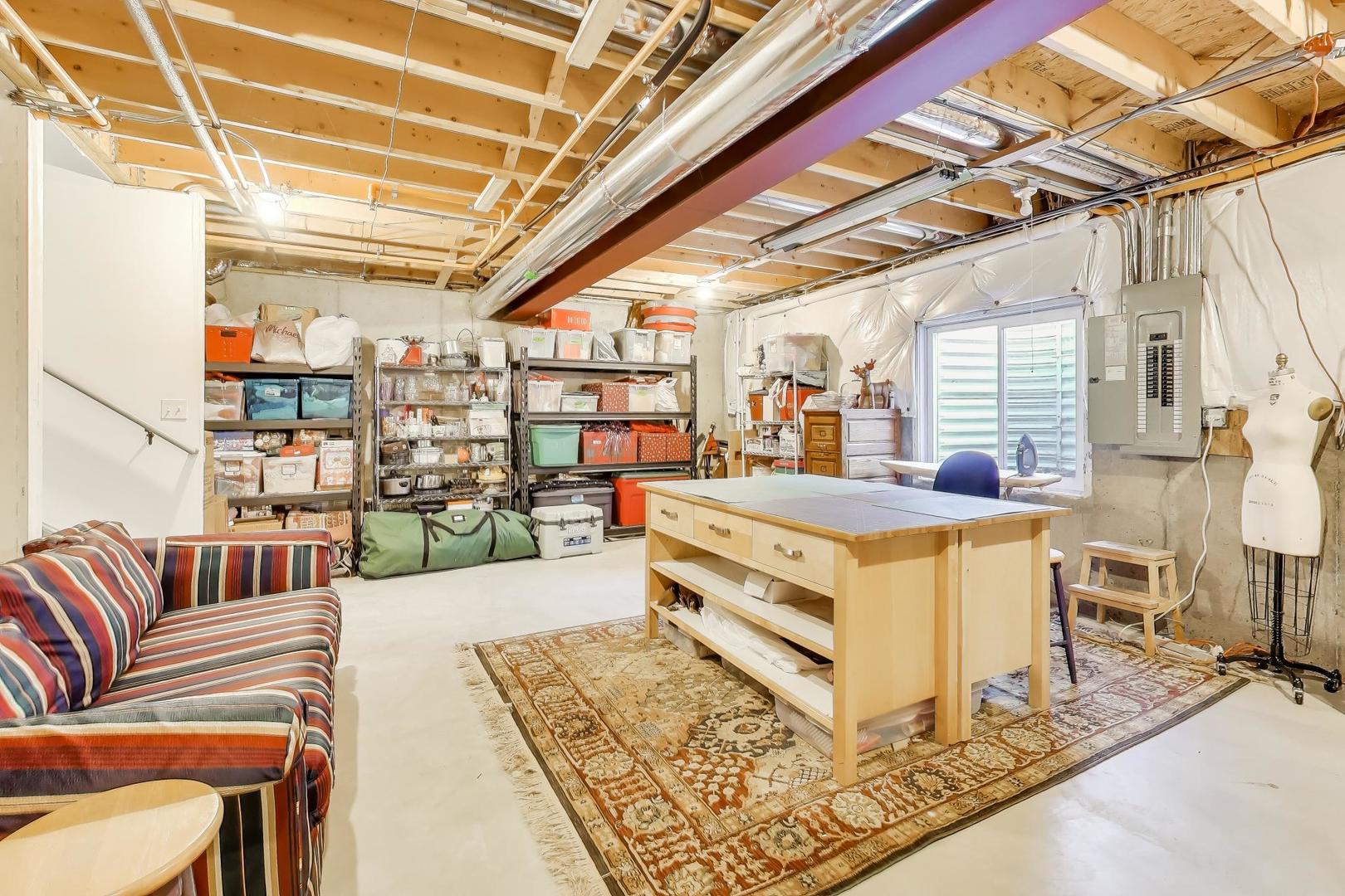 3223 N Heritage Lane