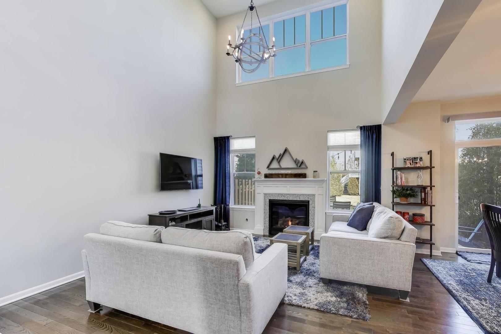 3223 N Heritage Lane