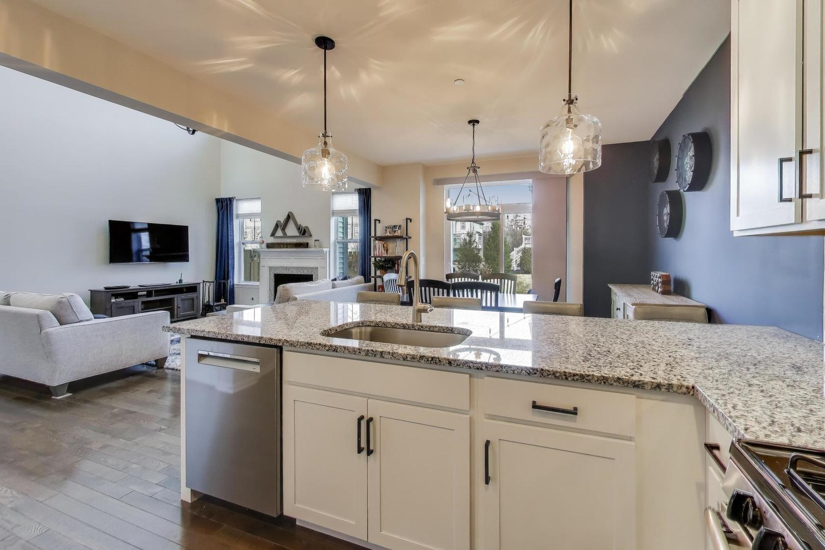 3223 N Heritage Lane