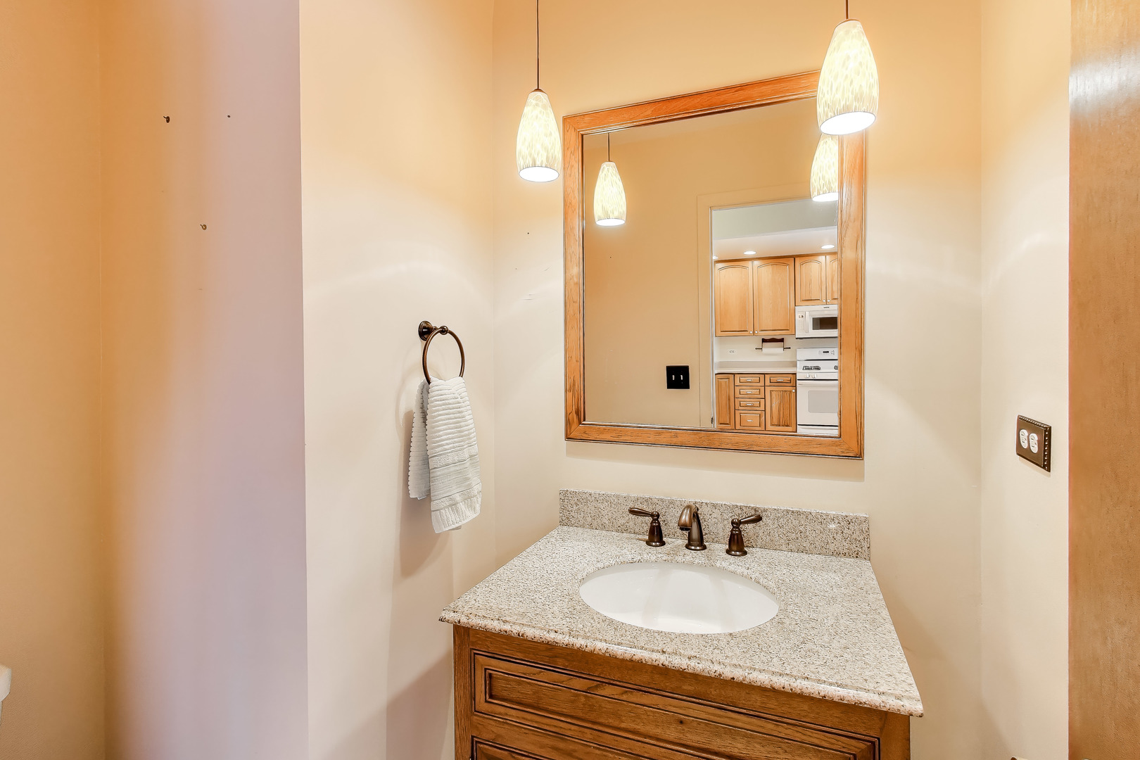 2011 E Robinhood Lane