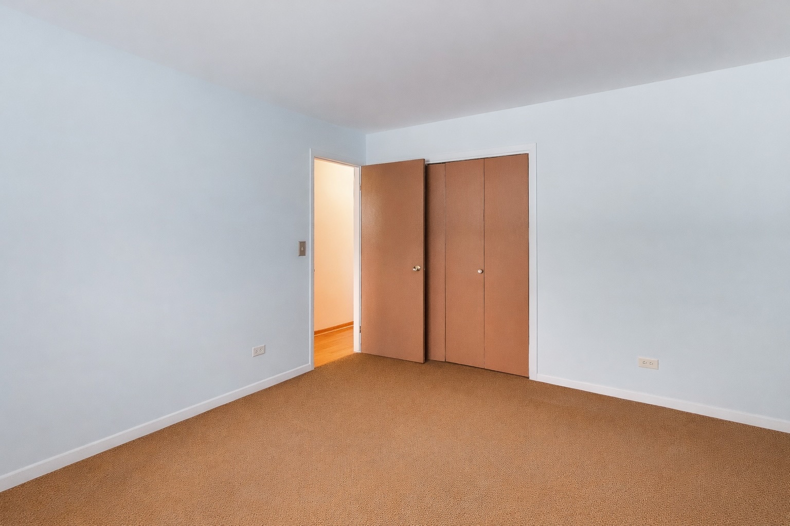 2011 E Robinhood Lane