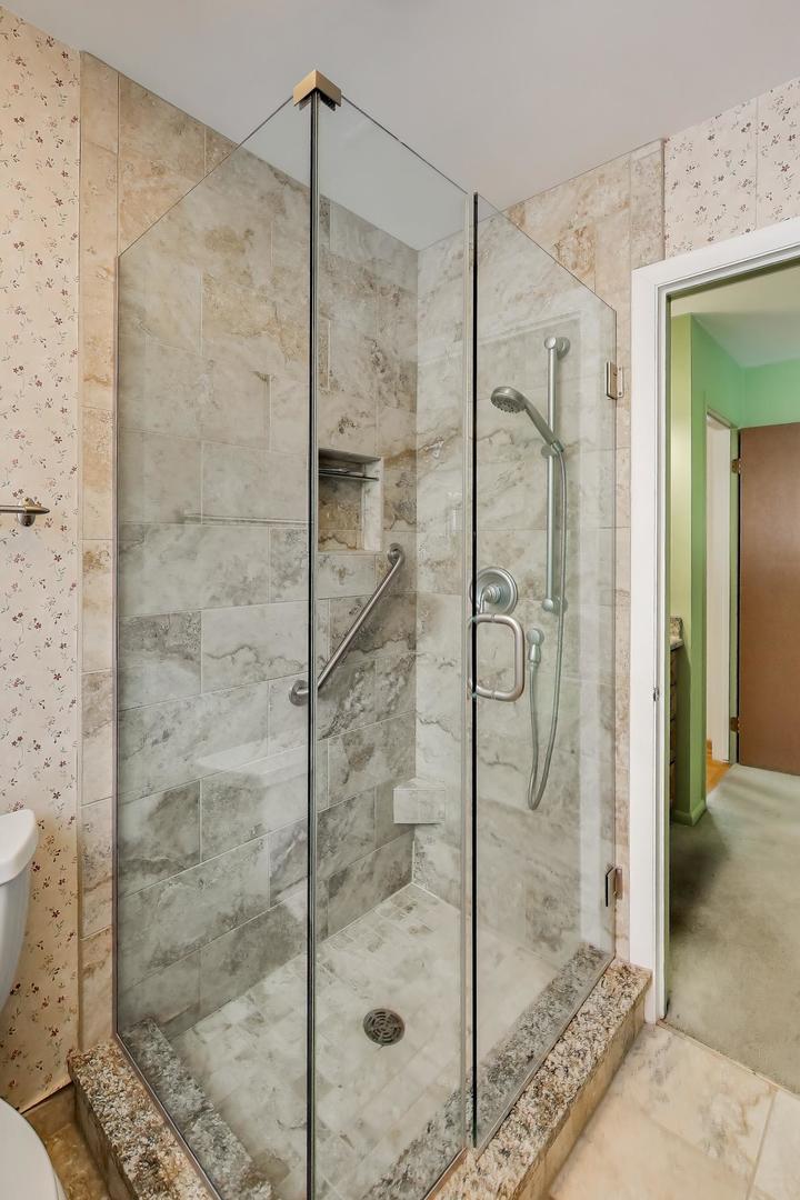 2011 E Robinhood Lane