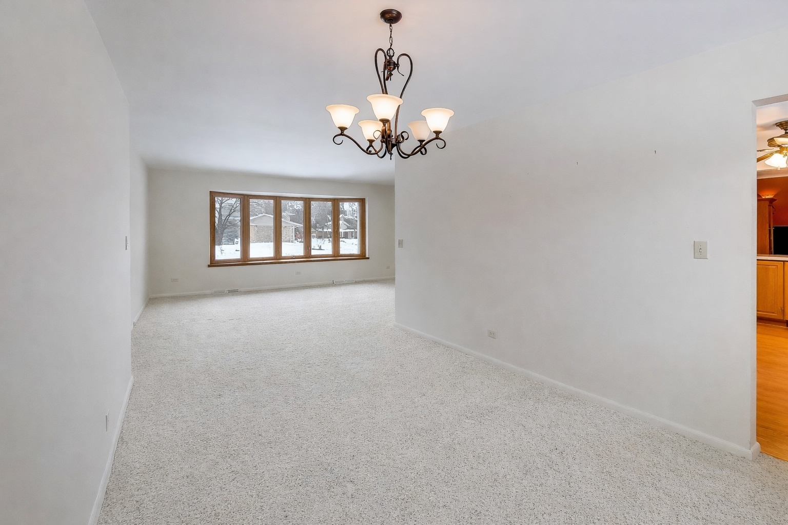 2011 E Robinhood Lane