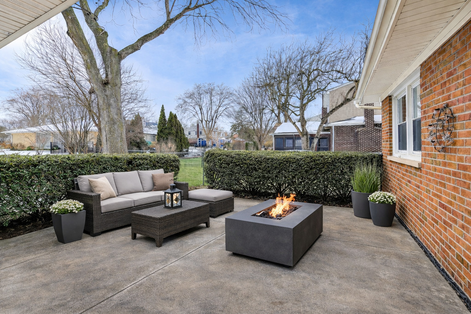 2011 E Robinhood Lane