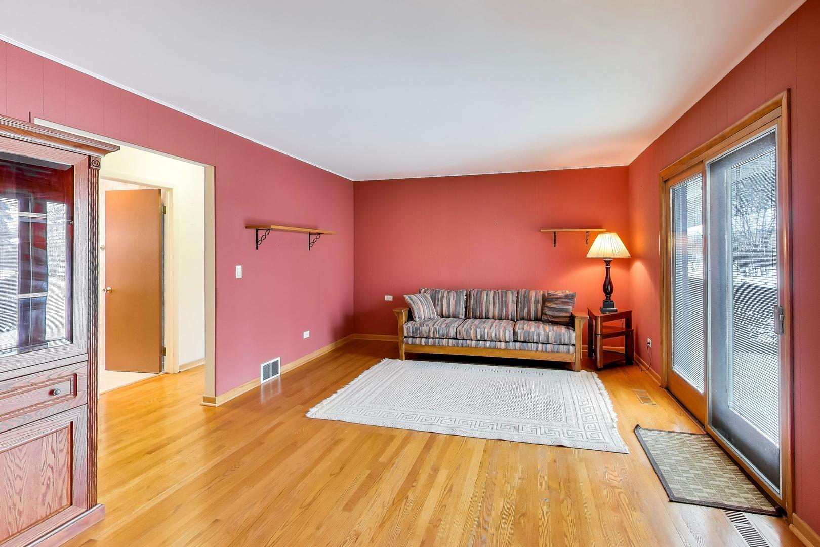 2011 E Robinhood Lane