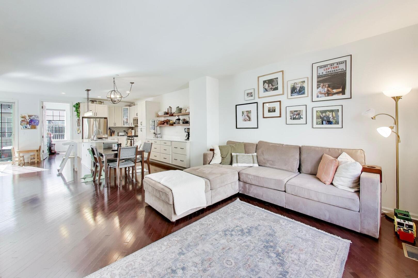 303 S Northwest Highway Unit: 2