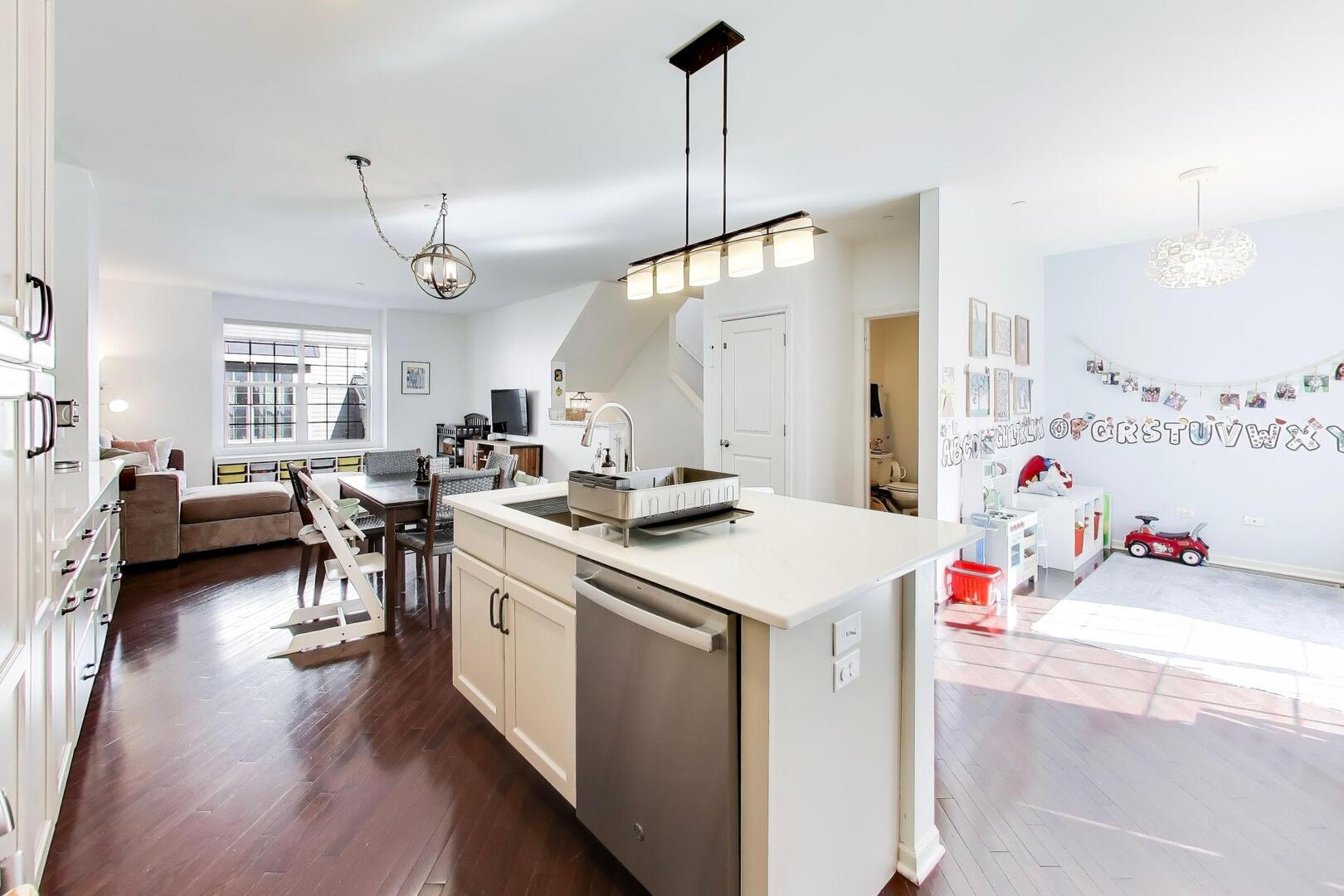 303 S Northwest Highway Unit: 2