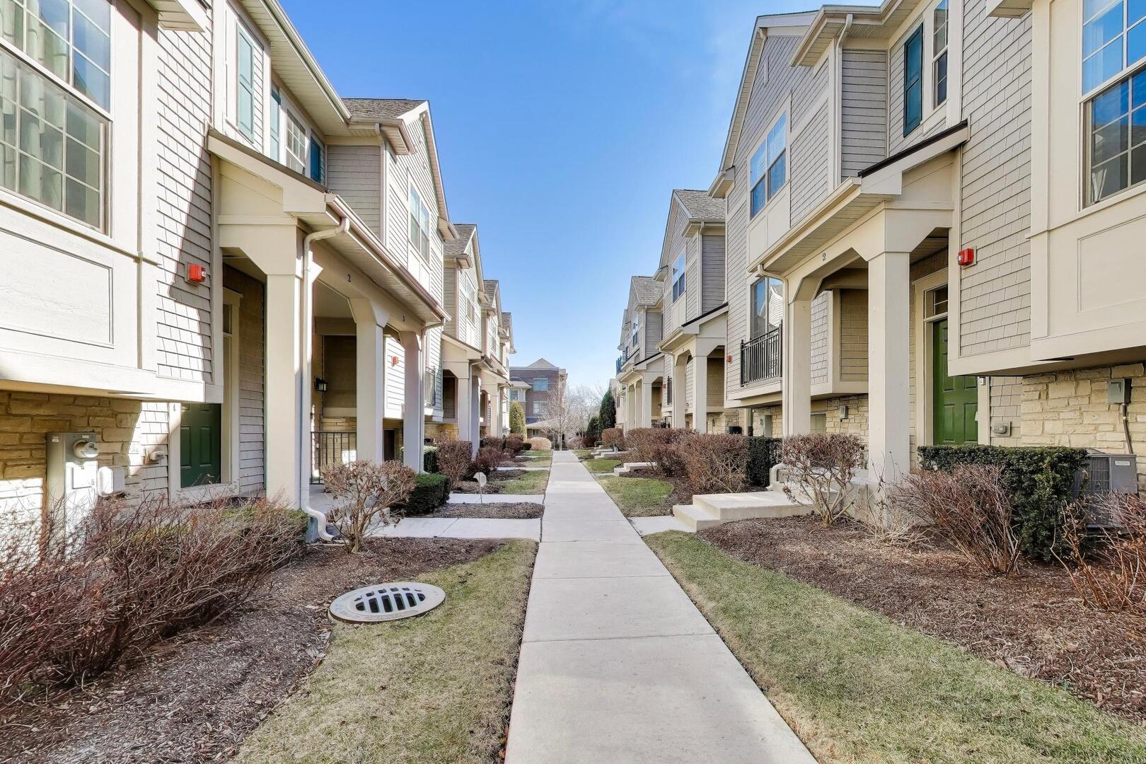 303 S Northwest Highway Unit: 2