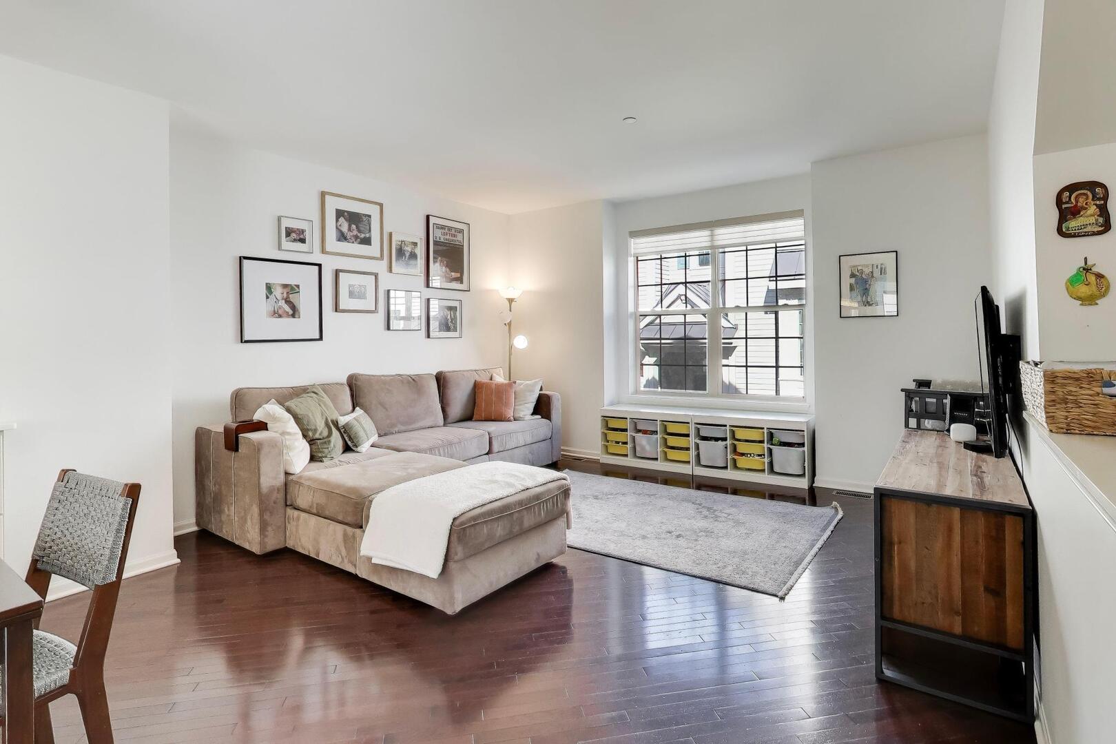 303 S Northwest Highway Unit: 2