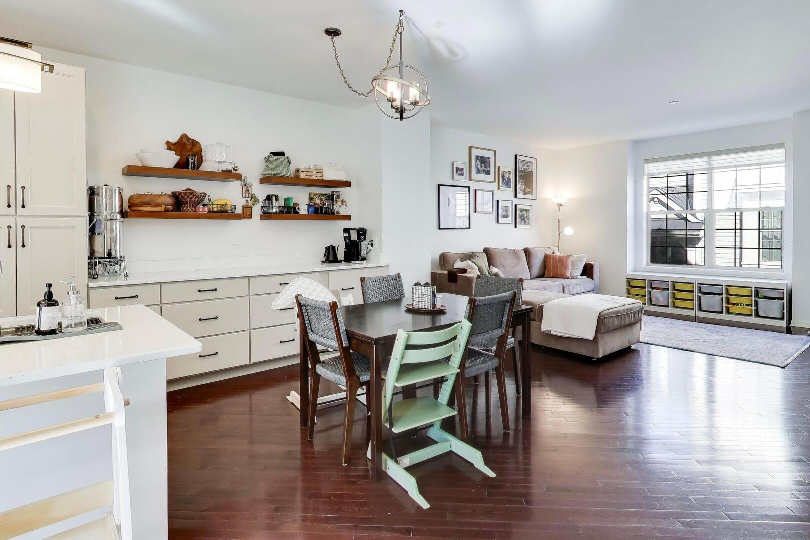 303 S Northwest Highway Unit: 2