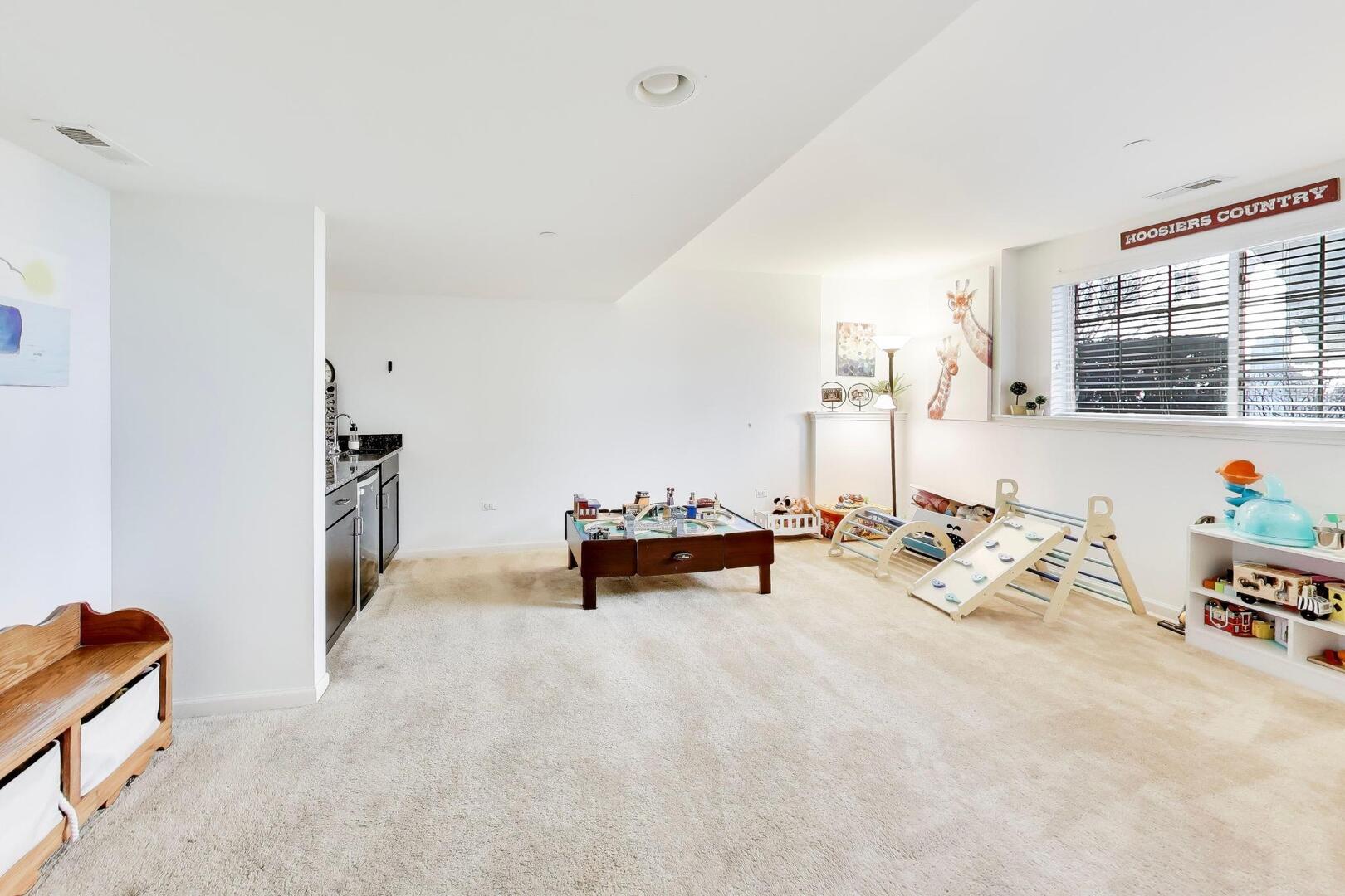 303 S Northwest Highway Unit: 2