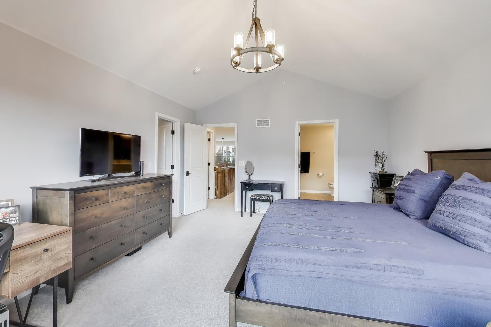 3223 N Heritage Lane