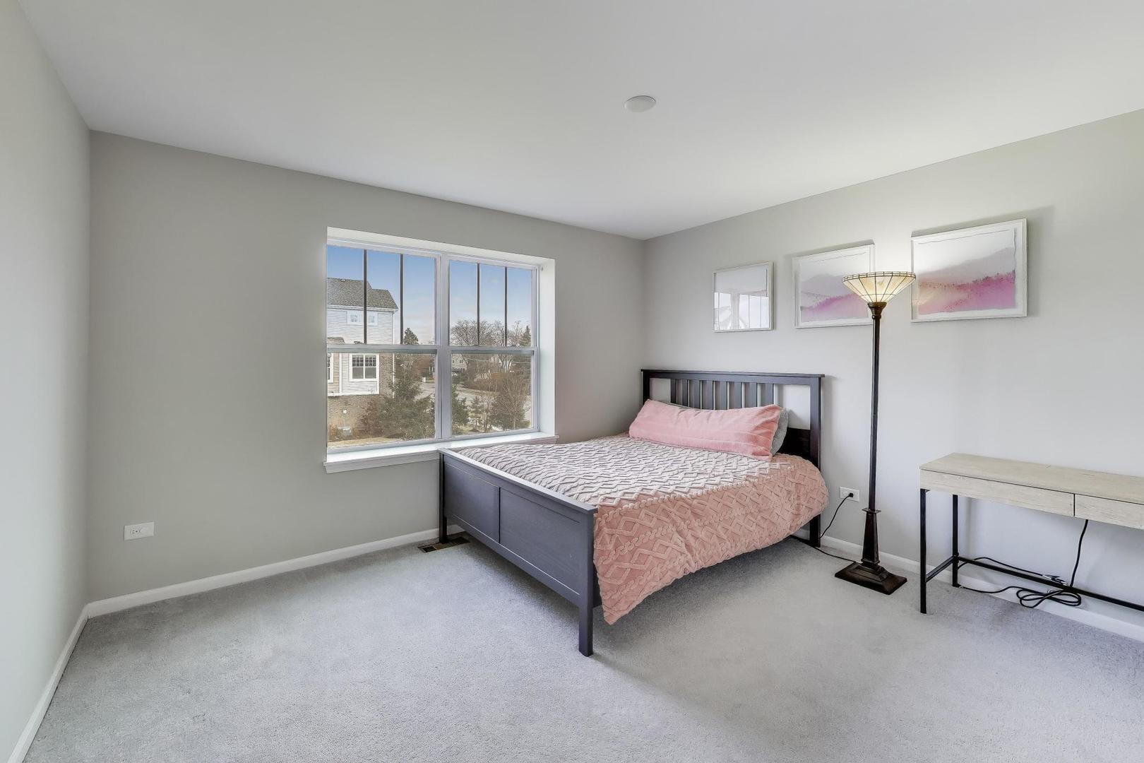 3223 N Heritage Lane