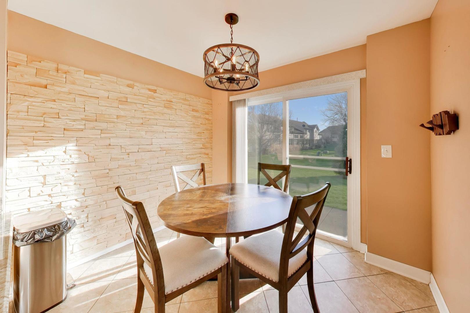 1422 Welland Court Unit: 1422