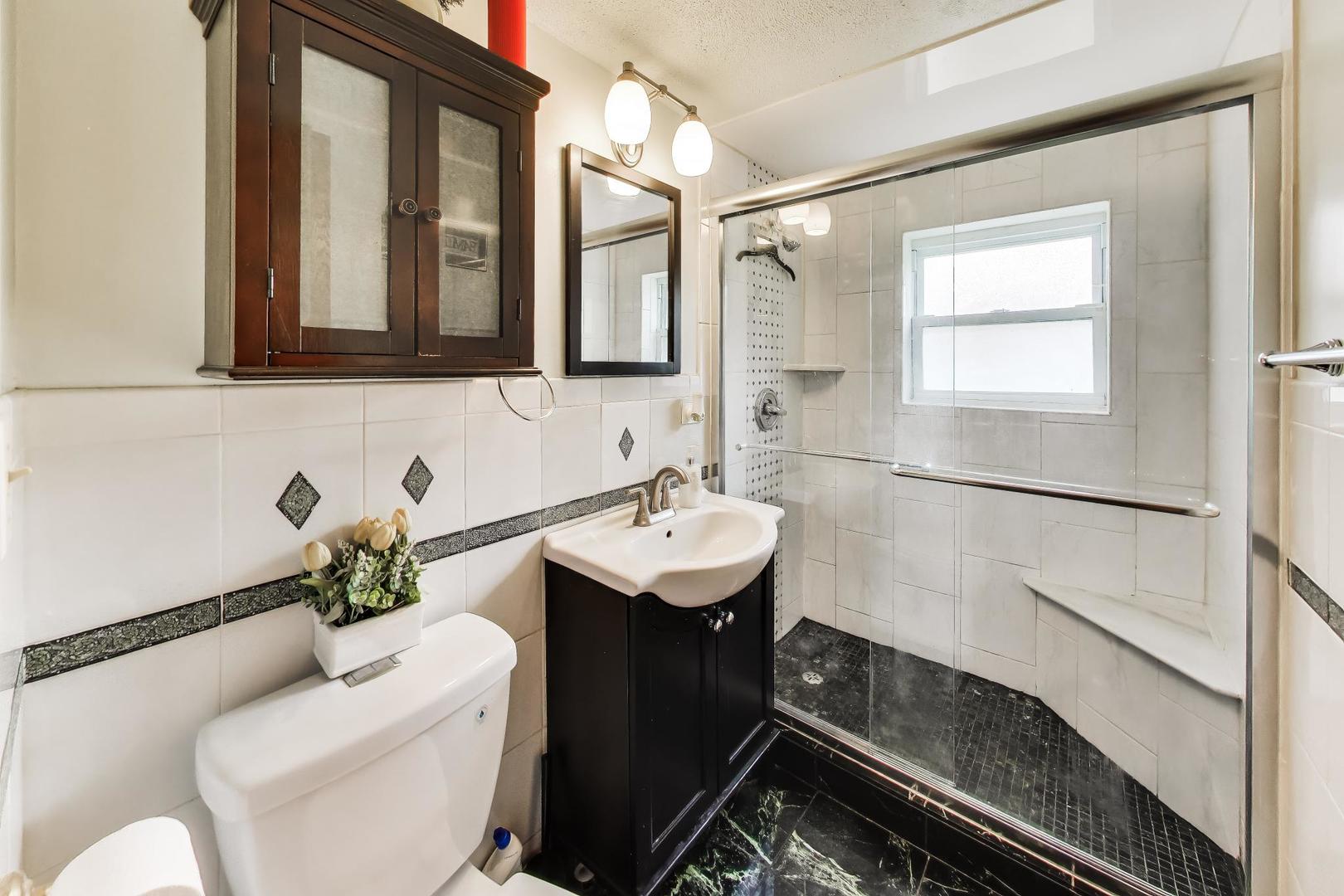 1501 E Fremont Street