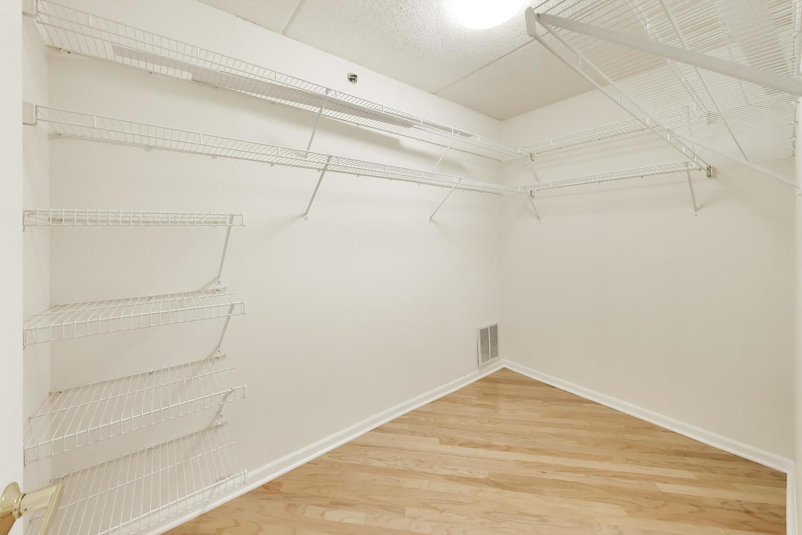 710 Creekside Drive Unit: 101