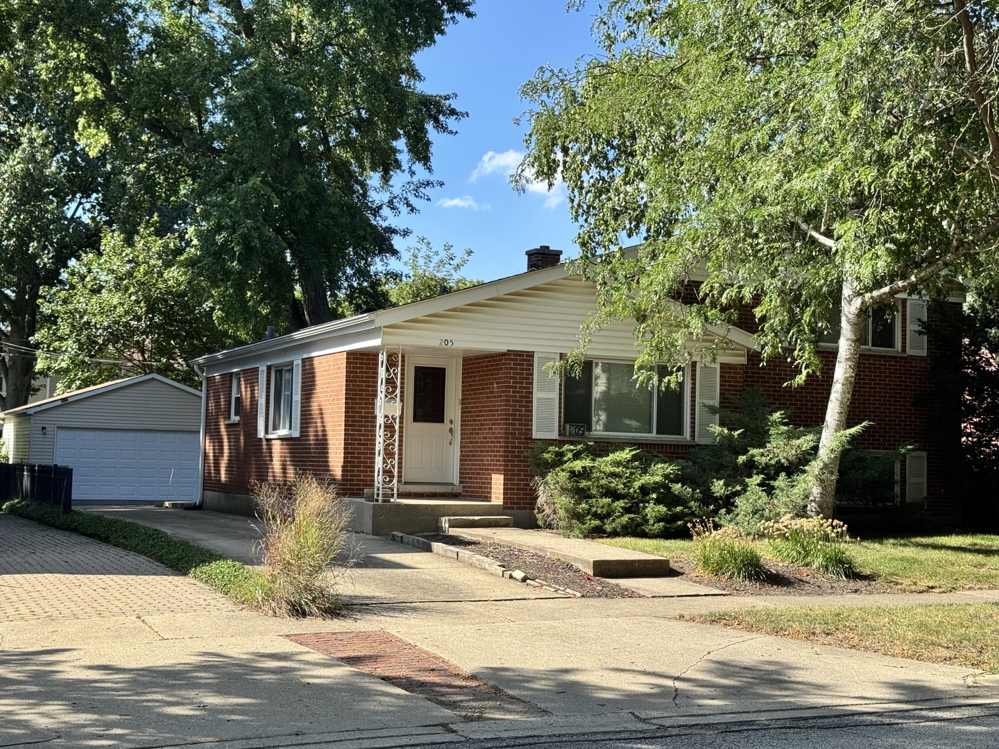 205 W Euclid Avenue