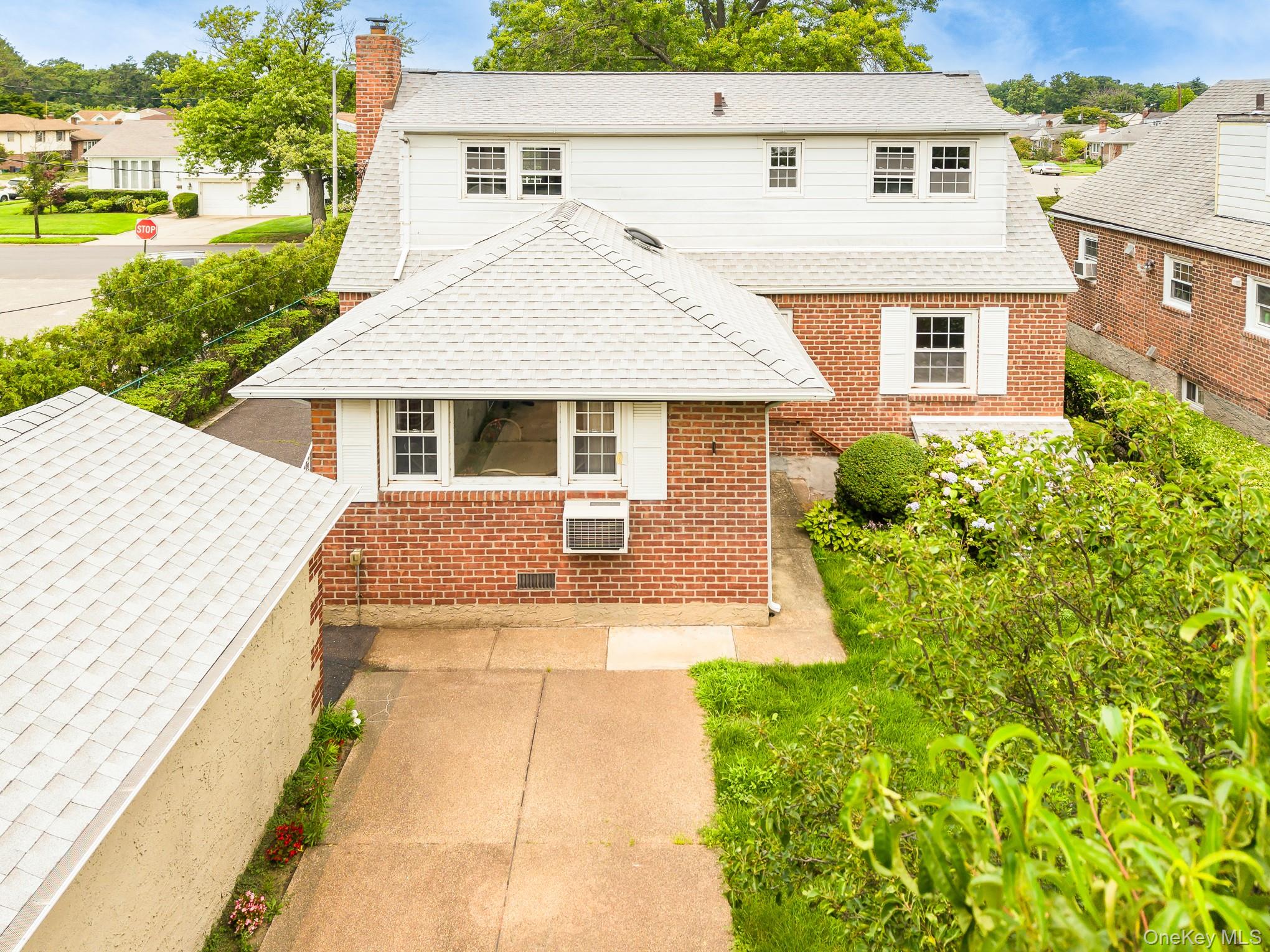 204 Center Street