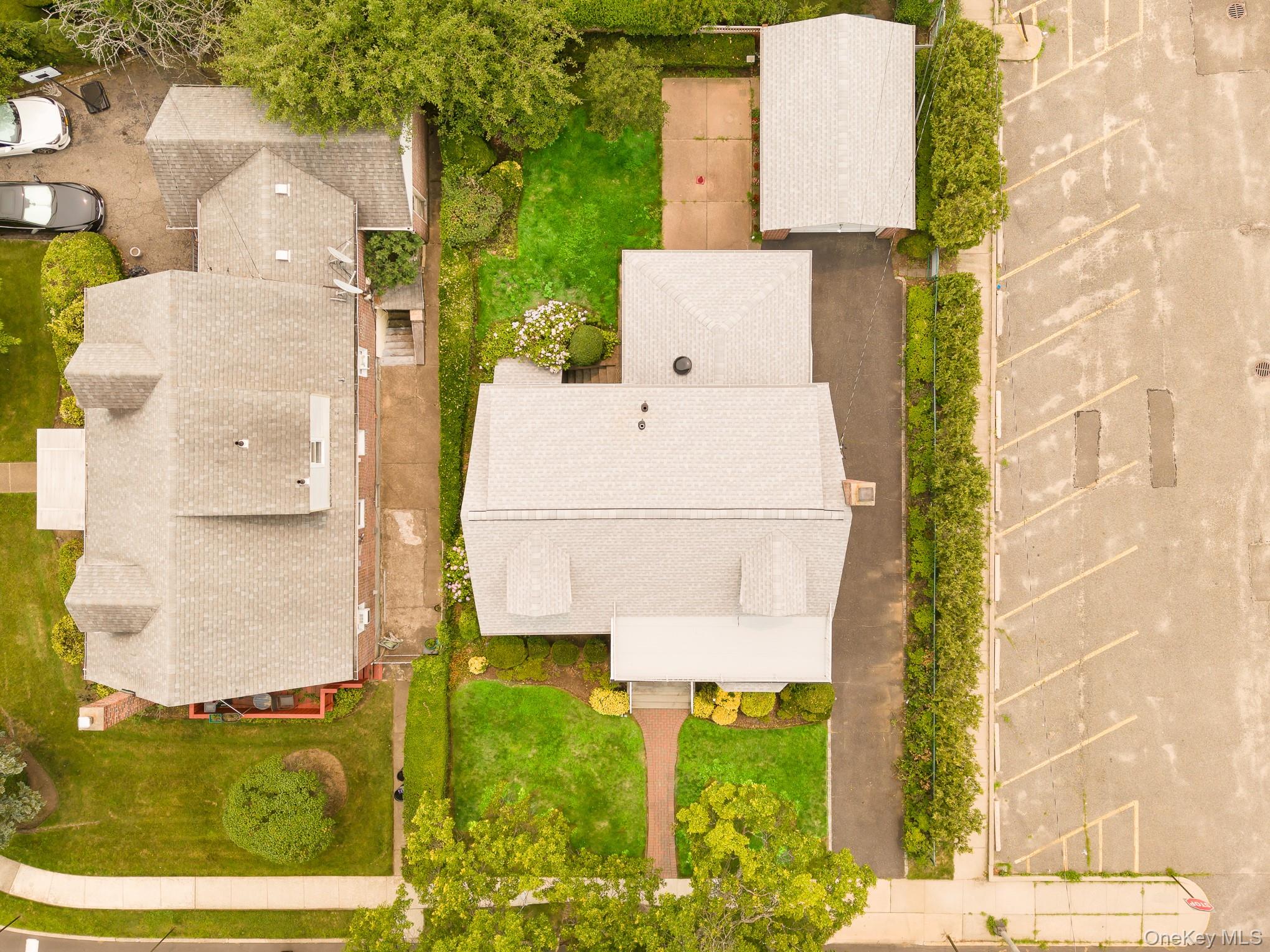 204 Center Street