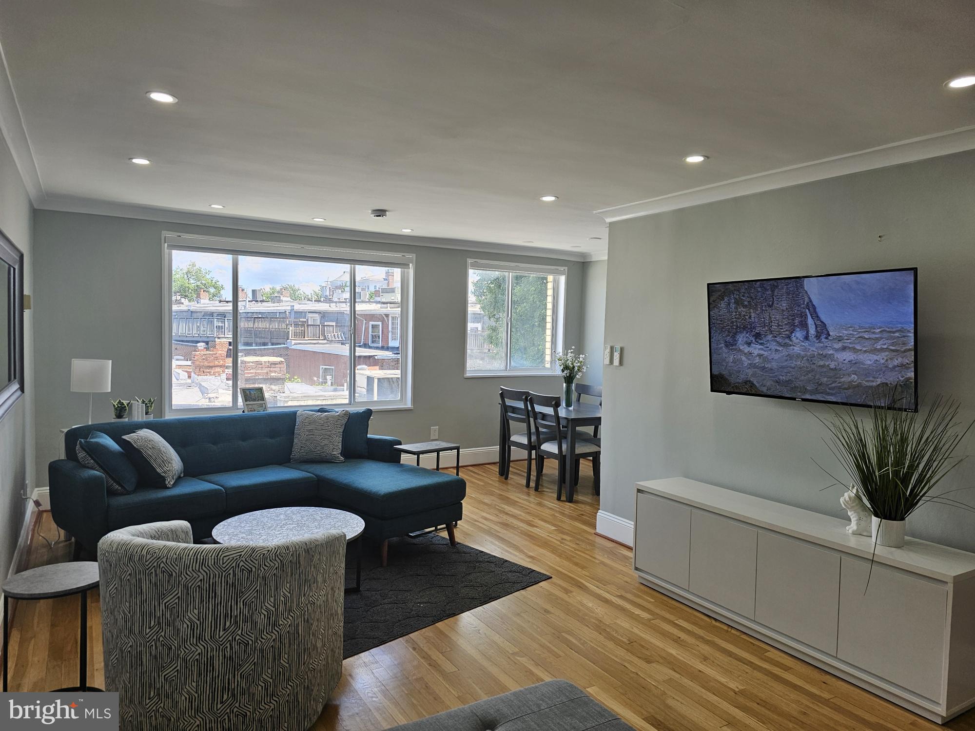 305 C STREET NE 301