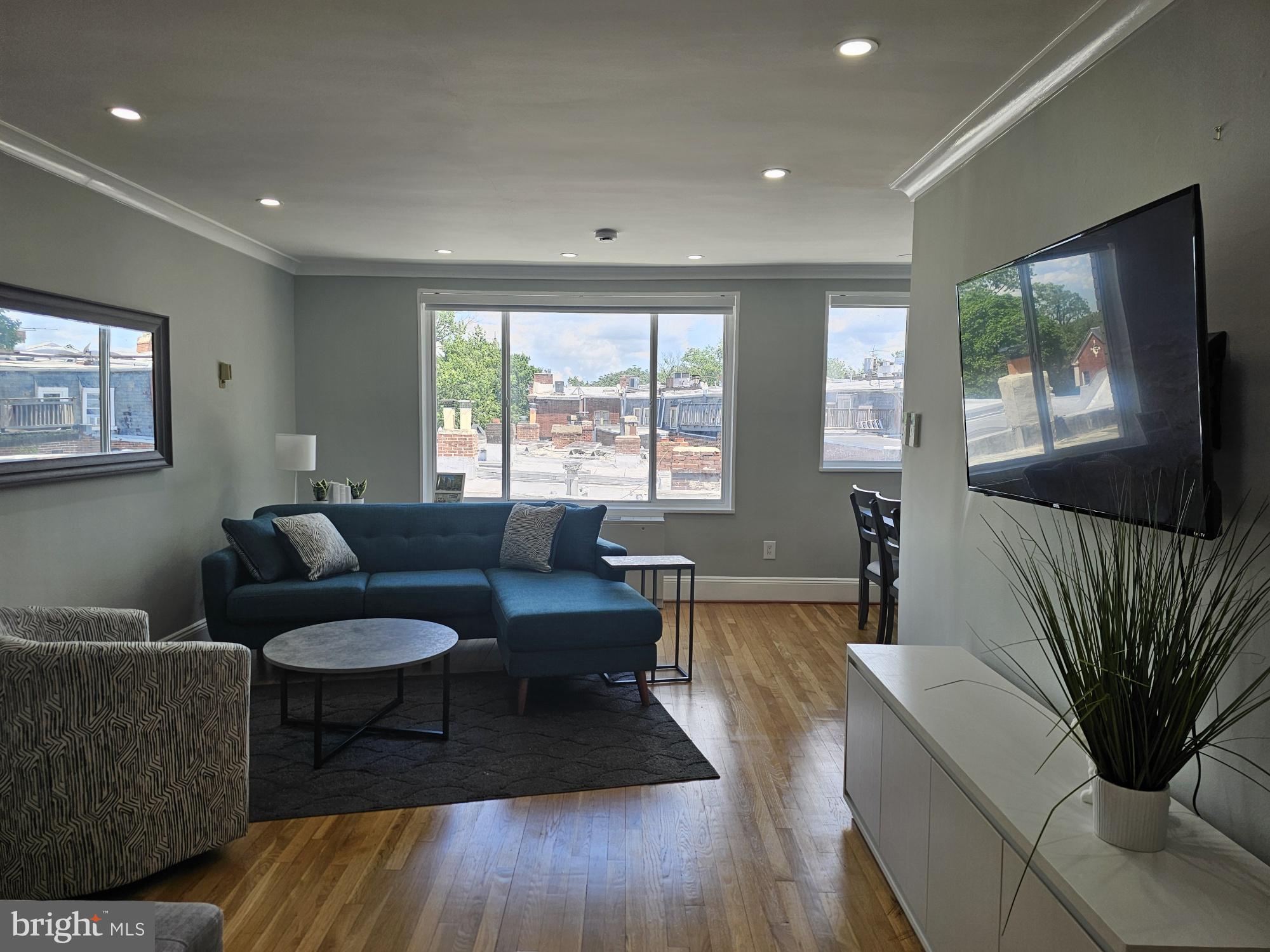 305 C STREET NE 301