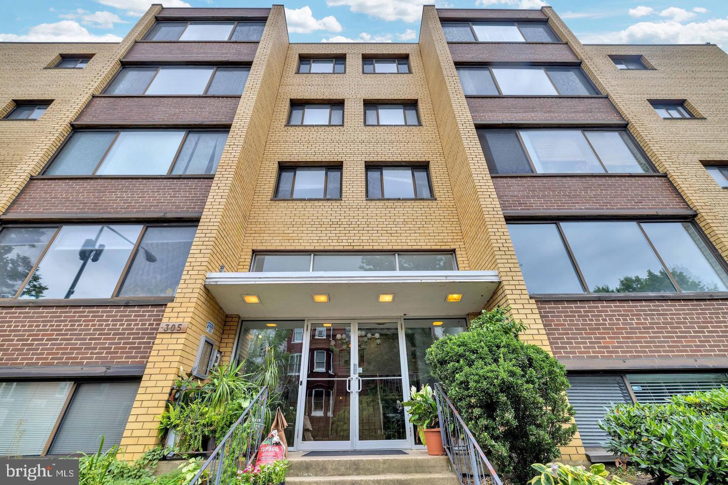 305 C STREET NE 301