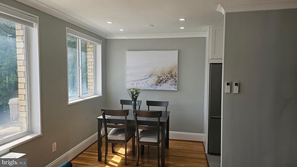 305 C STREET NE 301