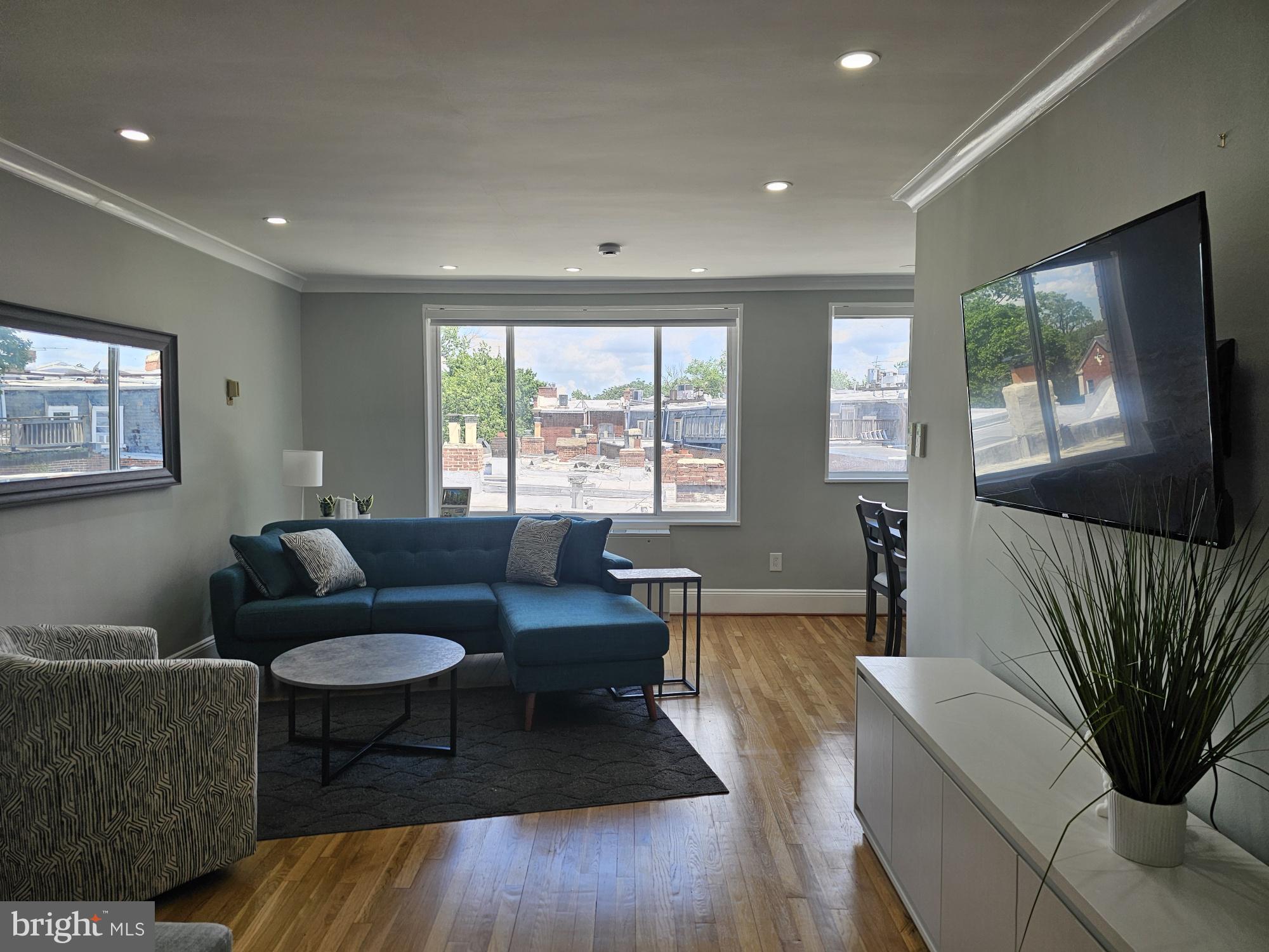 305 C STREET NE 301