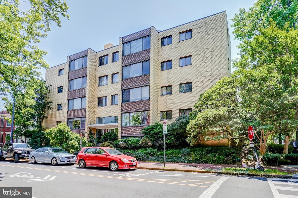 305 C STREET NE 301