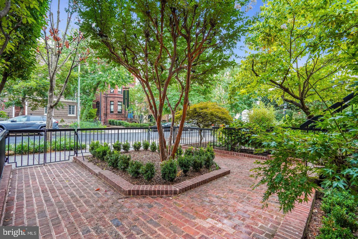 1712 19TH STREET NW B