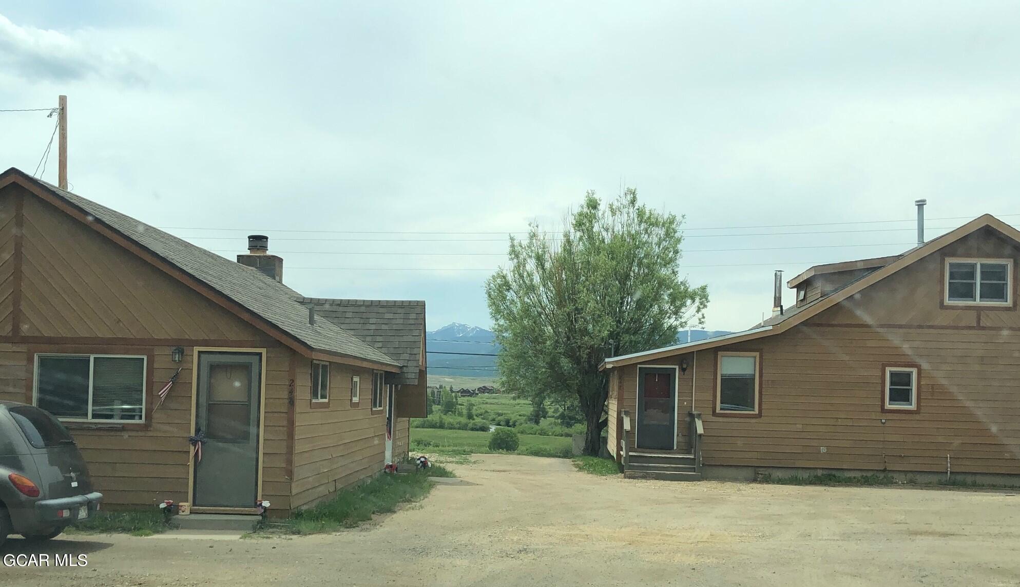250 & 248 East Agate Avenue