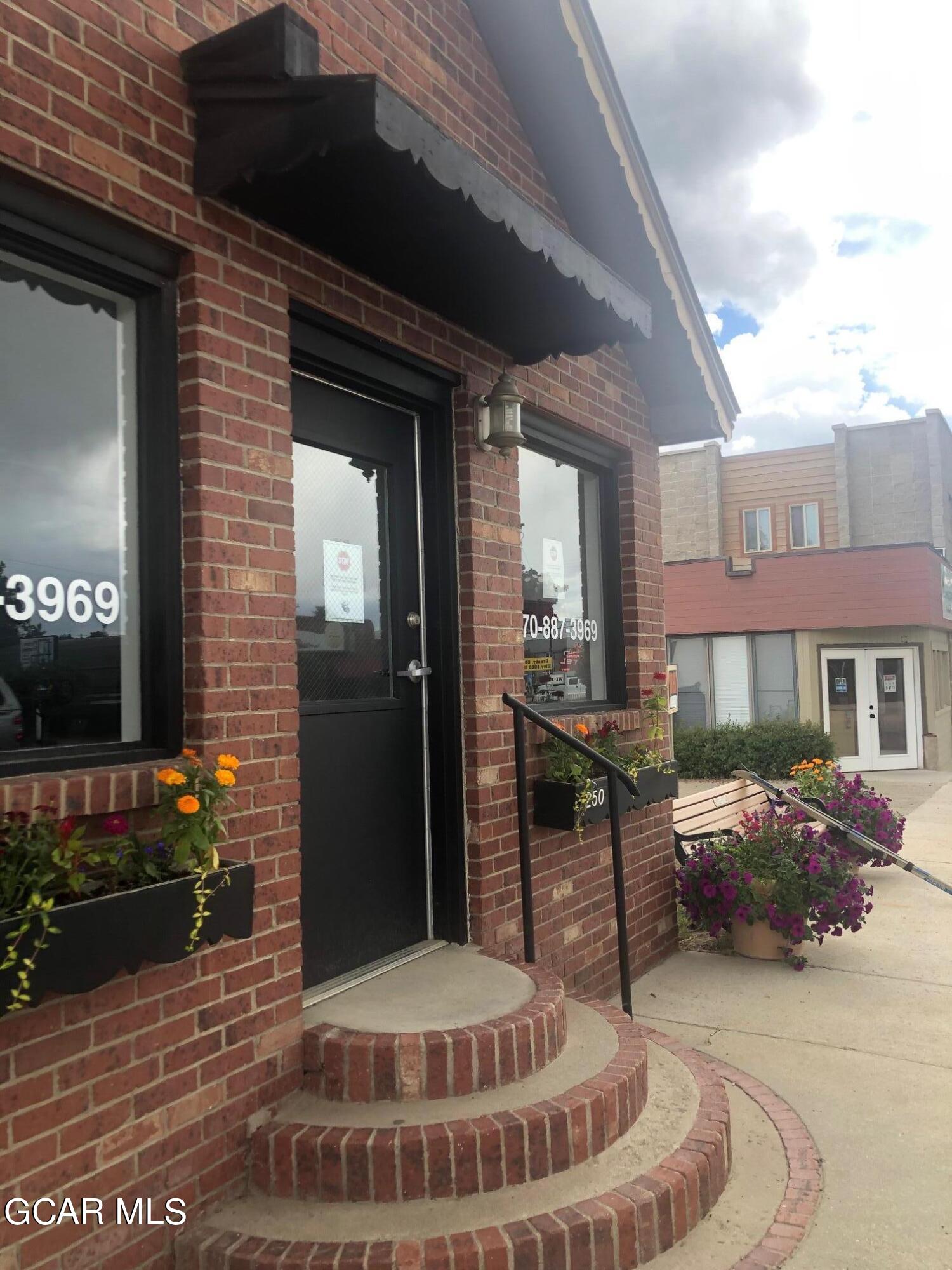 250 & 248 East Agate Avenue