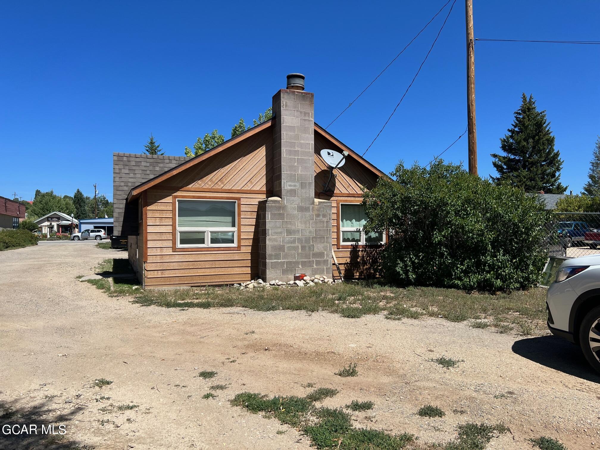 250 & 248 East Agate Avenue
