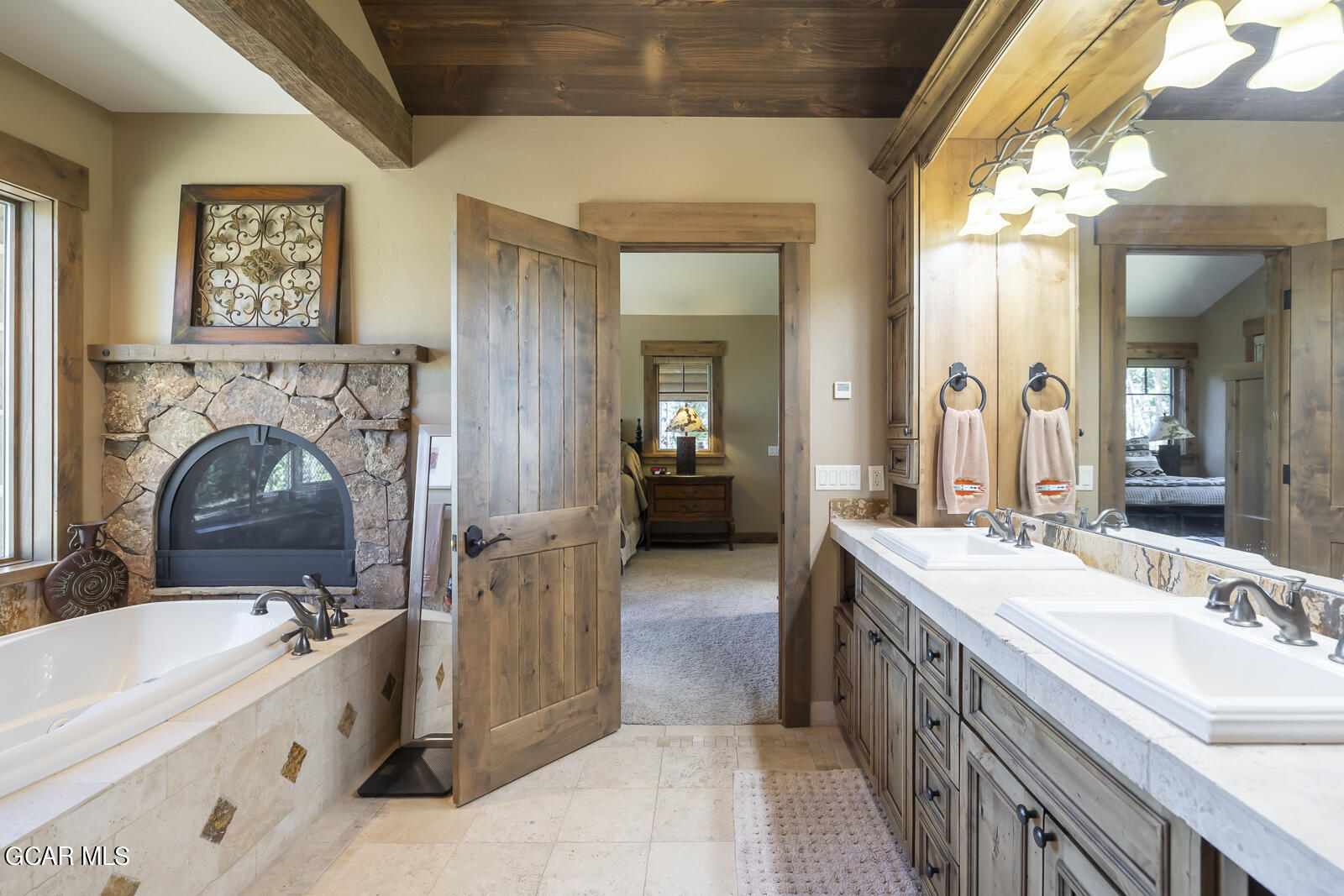 3048 Golf Course Circle
